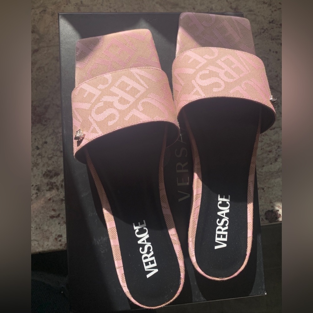 Versace Logo Jacquard Slide Flat Fabric Sandal Beige/ Pink New 9 US 39 EU $625